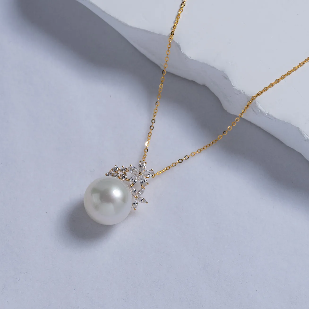 18K Solid Gold Saltwater Pearl Necklace KN00104