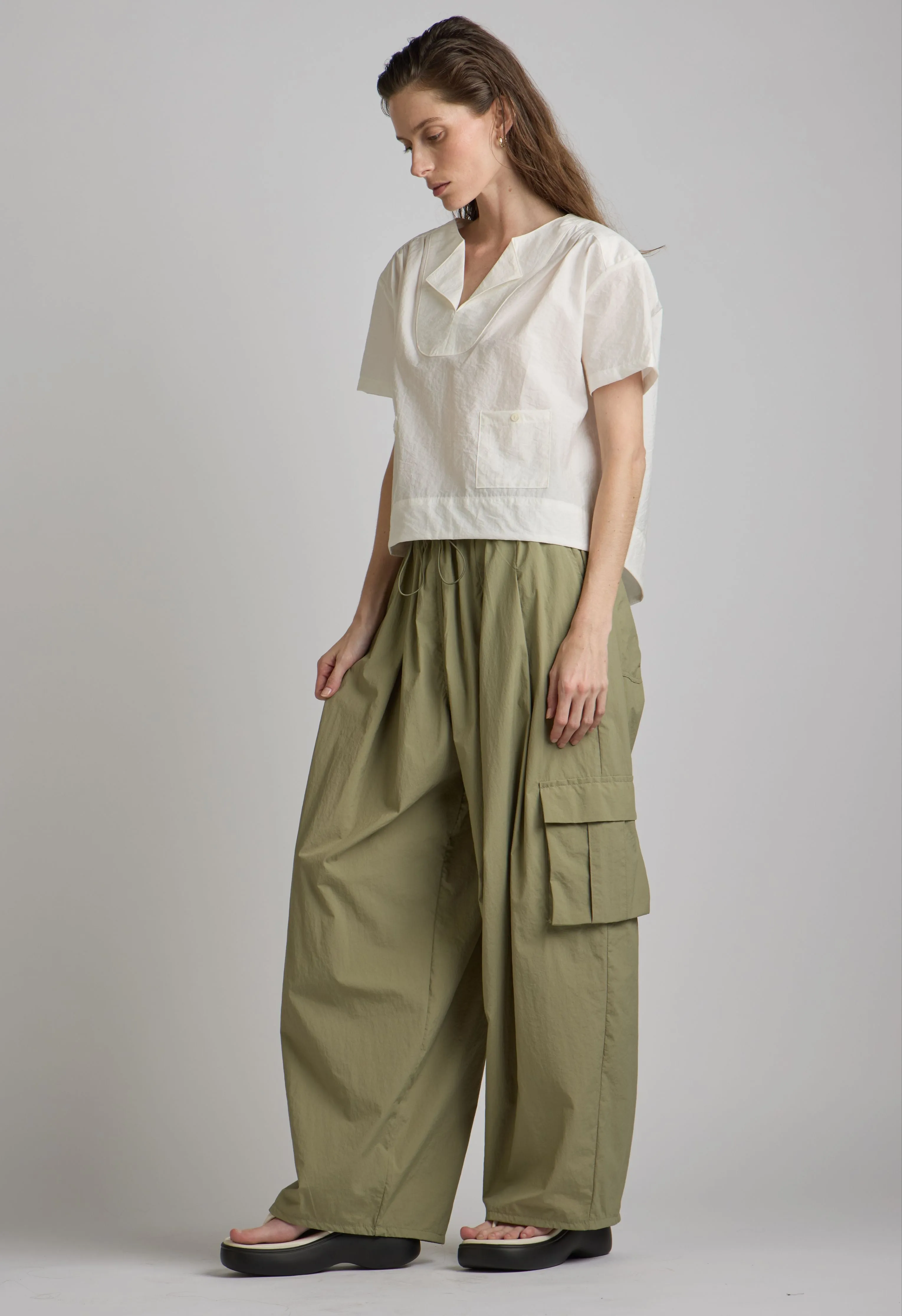 Parachute Pants in Natural Green