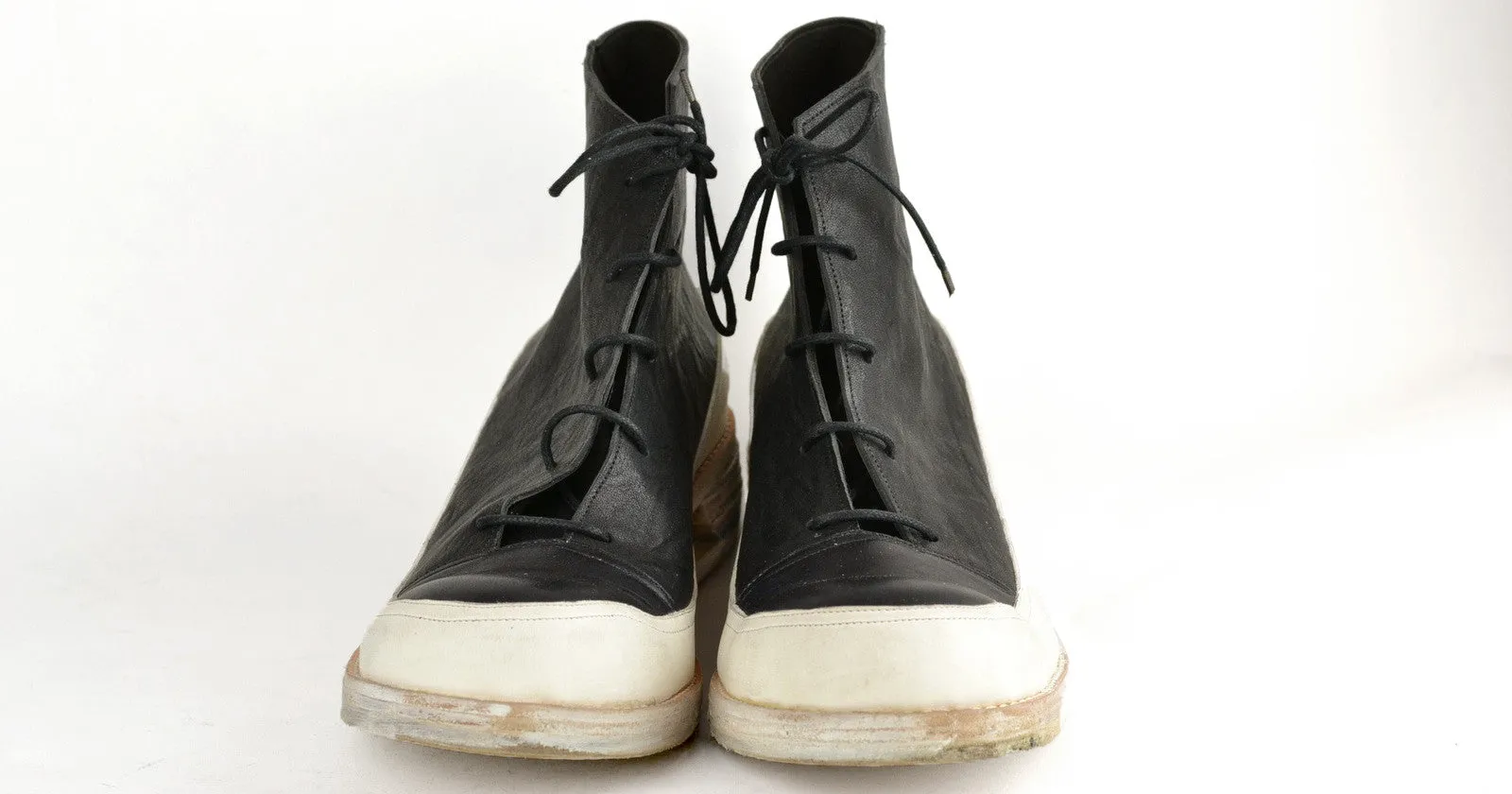 Sneaker boot  |  Hollow wedge