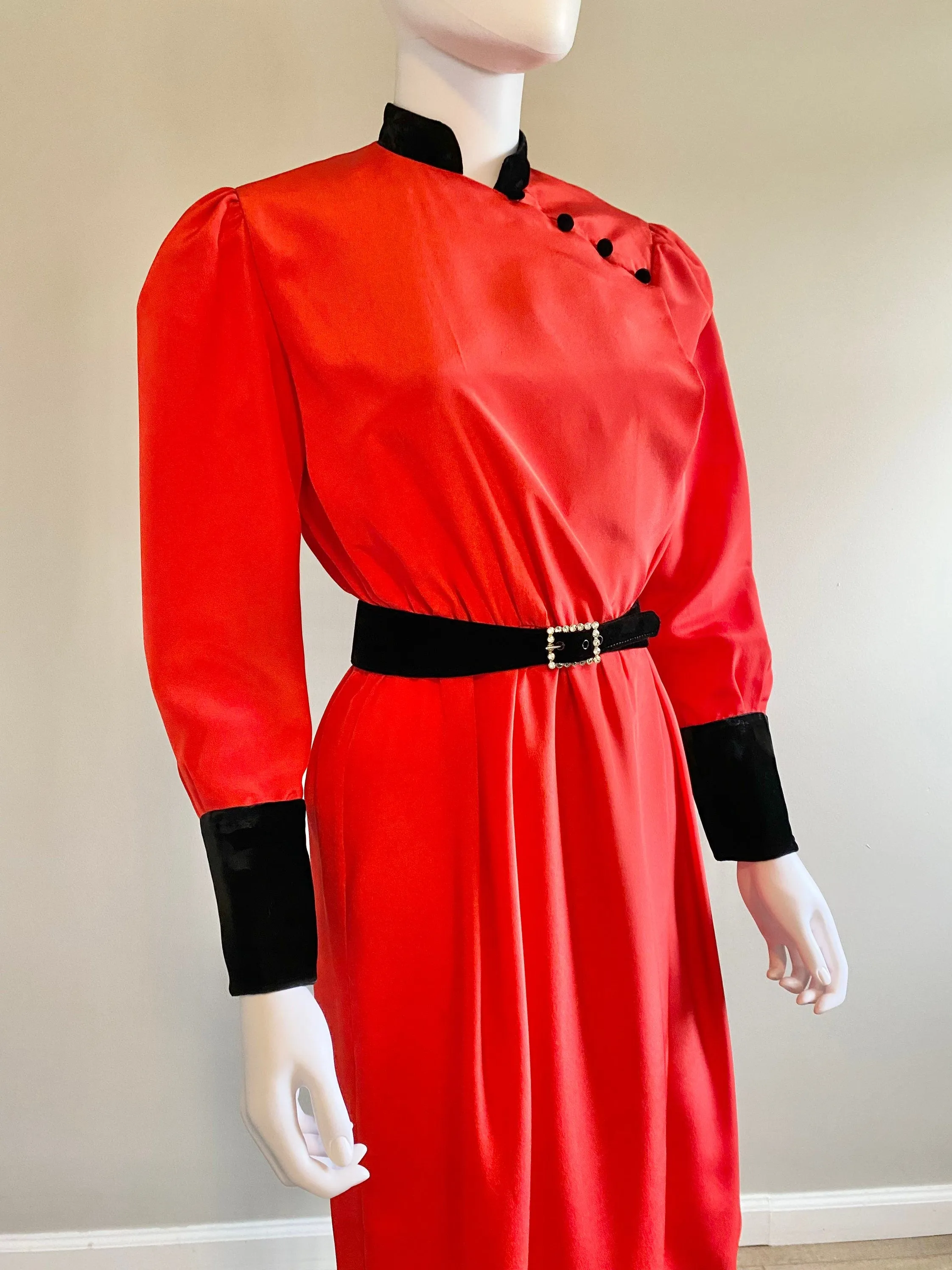 Vintage 1980s Red and Black Holiday Dress / 80s puff sleeve party dress / 1980s does 1940s dress / Size small