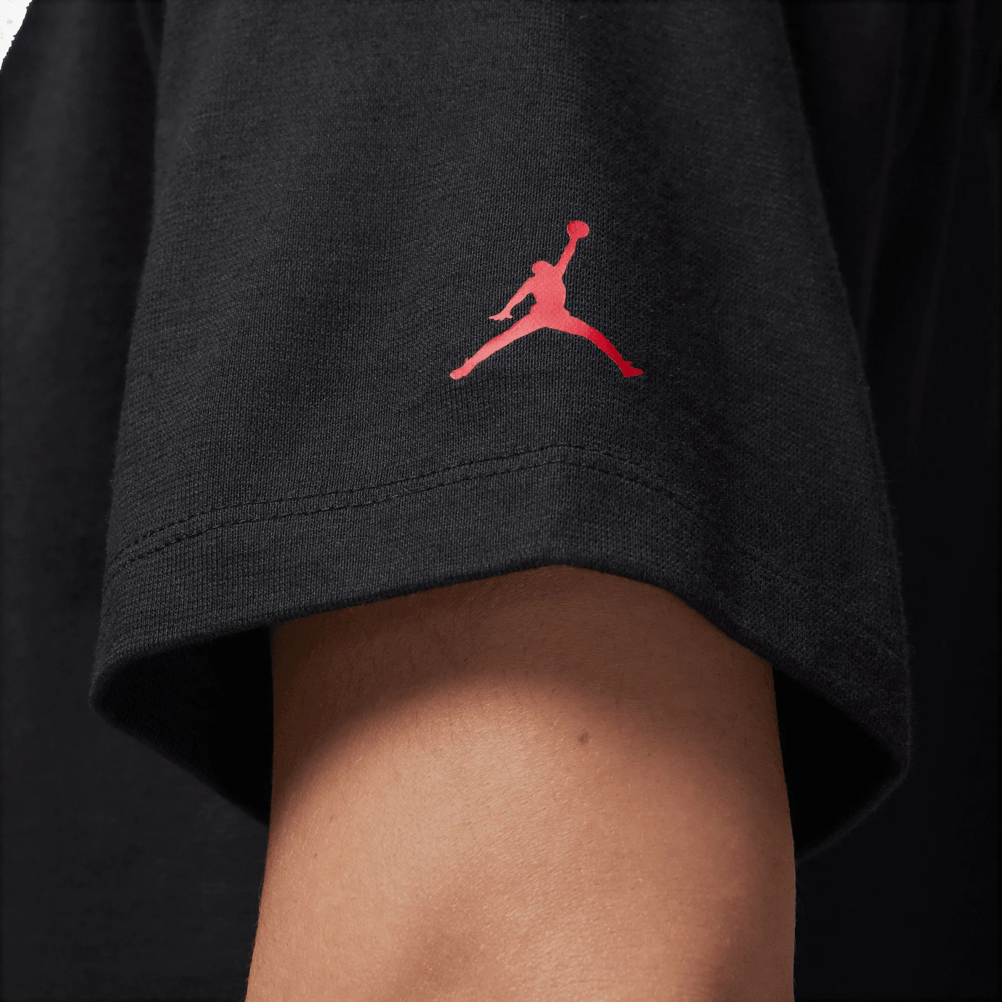 WMN'S FLIGHT HERITAGE GRAPHIC T-SHIRT 'BLACK/GYM RED'